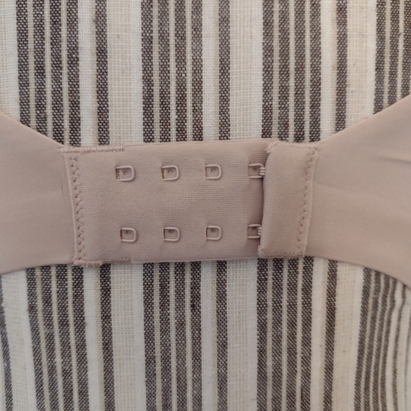 SOMA Nude Wireless Endless Luxe Adjustable Bralette Size S - Picture 9 of 11